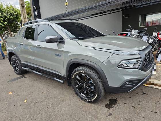 FIAT TORO 2.0 16V TURBO DIESEL ULTRA 4WD AT9 FIAT TORO 2.0 16V TURBO DIESEL ULTRA 4WD AT9